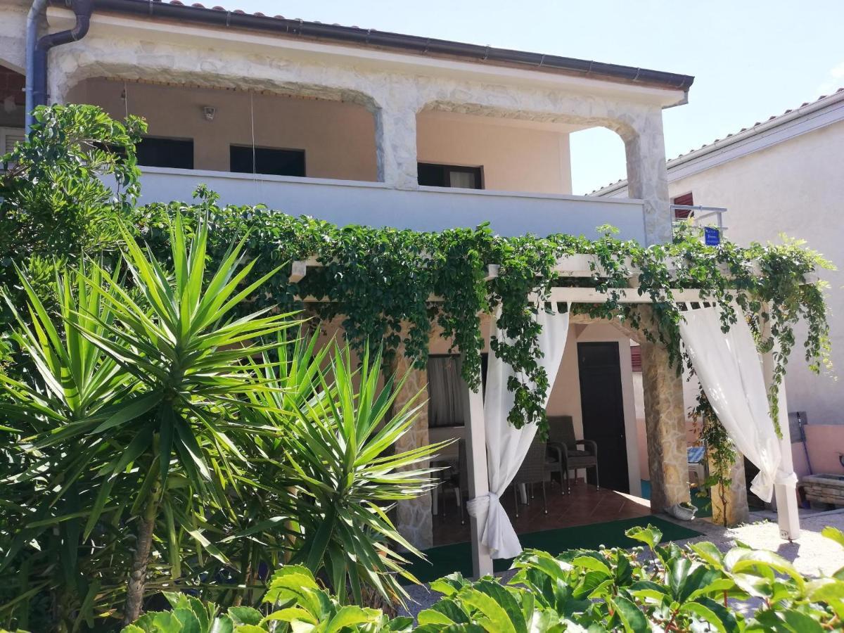 Apartment House Vir-To-All Екстериор снимка